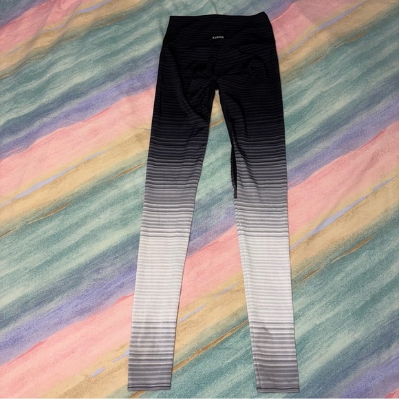 K-DEER Grace 7/8 Sneaker Length Legging women’s size M - Picture 4 of 9